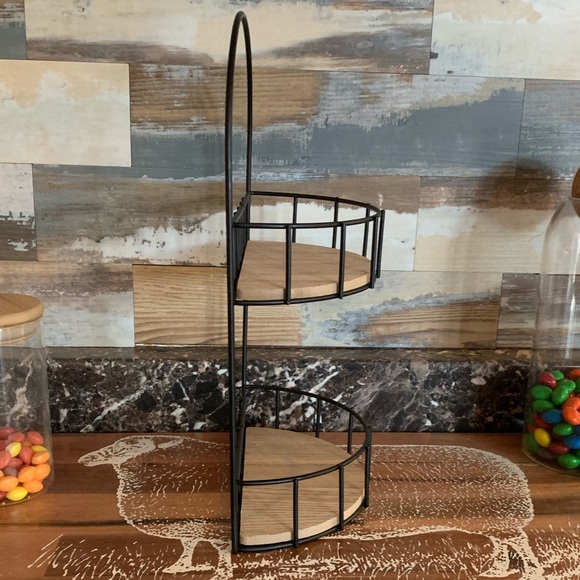 Perfect tiered tray - Picture 2 of 7